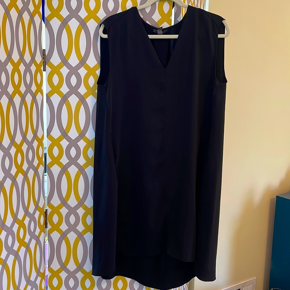 Alfani black v-neck dress with pockets